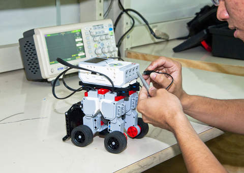 UEA inaugura Laboratório de Robótica e Automação Industrial nesta sexta-feira