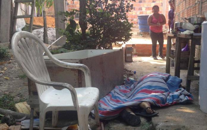 Mulher é morta  enquanto lavava roupa em casa