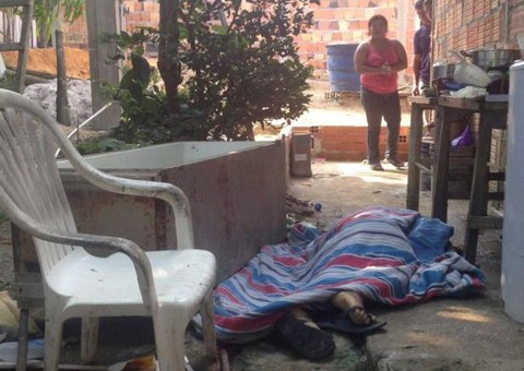 Mulher é morta  enquanto lavava roupa em casa