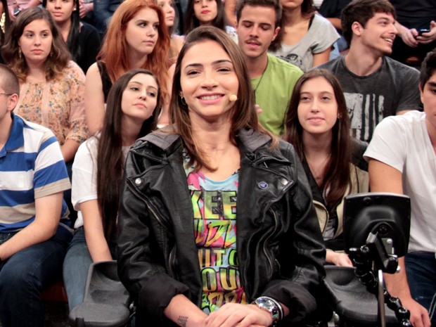 Lais Souza sai do armário e revela ser gay