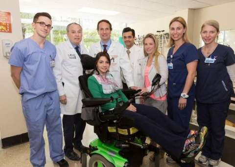 Primeira aparição de Laís Souza após acidente em Sochi