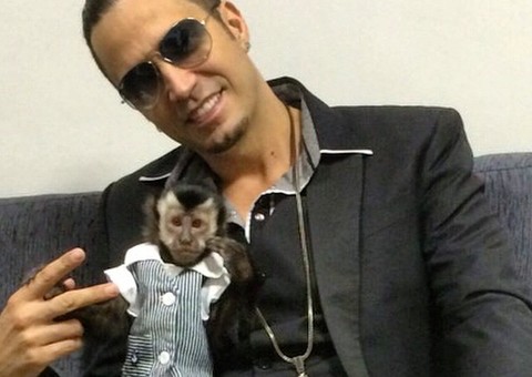 Latino diz que prefere ser preso a pagar pensão alimentícia “Querem viver das minhas pensões”