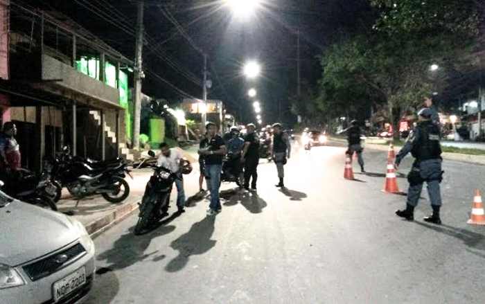 Blitz apreende 120 veículos e autua motoristas em estado de embriaguez