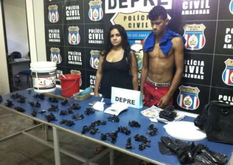 Depre prende casal de irmãos que traficava droga