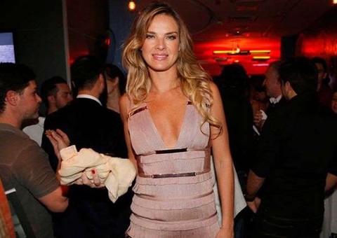 Letícia Birkheuer não paga dívida e é processada por loja