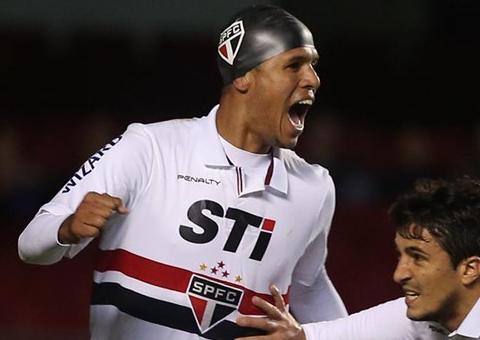 Lesão não melhora e Luis Fabiano não pega o Bahia