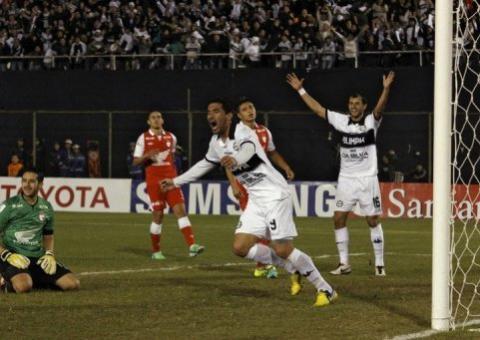 Olimpia vence Santa Fé nas semifinais da Libertadores