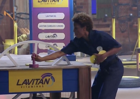 A Fazenda: Lidi Lisboa vence prova do fazendeiro