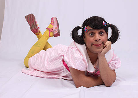 Lili faz show pela primeira vez em Manaus