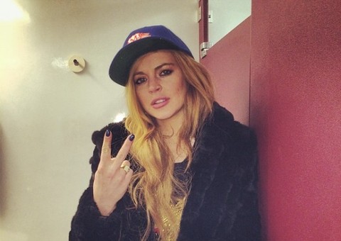 Lindsay Lohan abusa de photoshop e vira chacota na internet