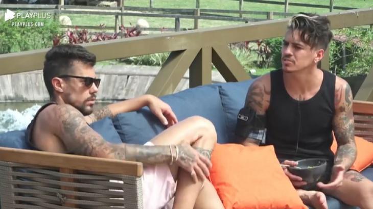 Lipe e Biel afirmam que acessórios religiosos foram barrados pela Record