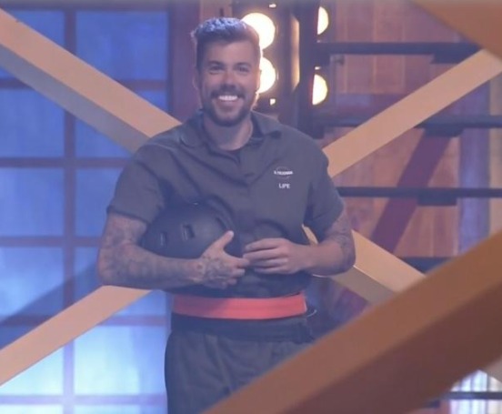 A Fazenda: Lipe Ribeiro vence prova do fogo; veja como foi a disputa