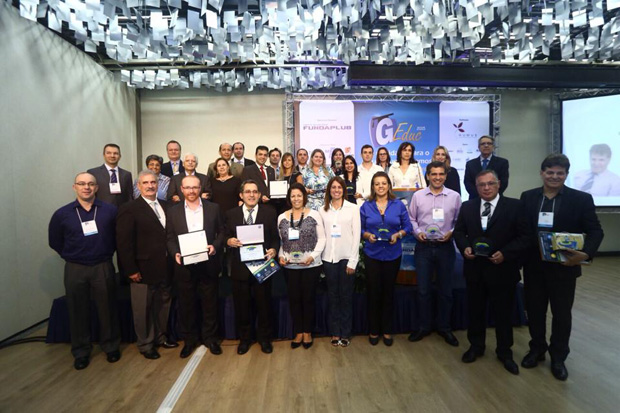 Projeto que evita evasão escolar da prêmio ao Centro Literatus