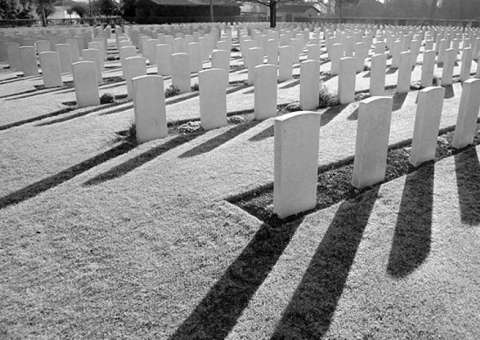 No livro 'Recomeço': Uma mulher usa um medicamento e volta a vida várias vezes 