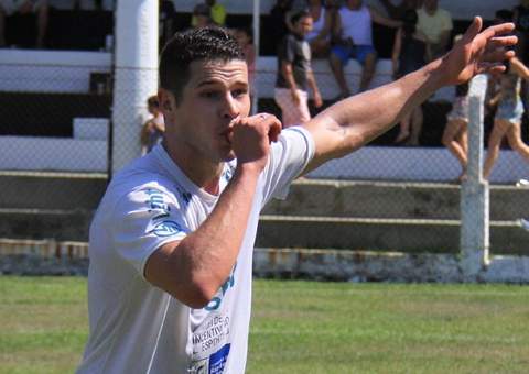 José Loreto levanta suspeita de que vai ser papai