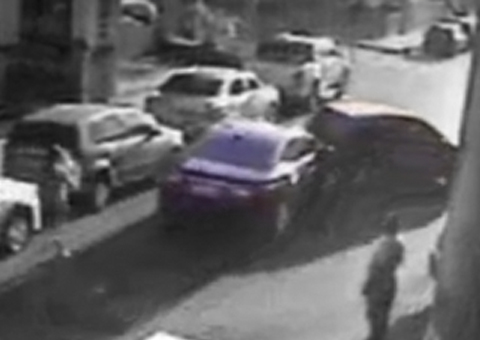 Madame enlouquece em carro de luxo e arrasta vovó no Vieiralves