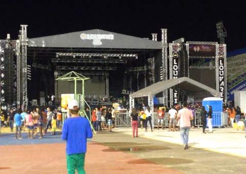Evento gospel cancelado frustra público e banda no sambódromo; revolta na internet
