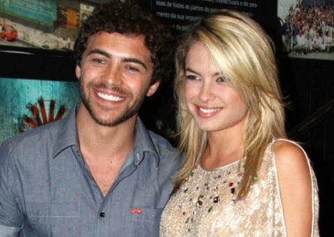  Lua Blanco se irrita após boatos de que teria apanhado do namorado