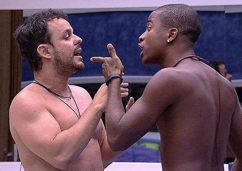 BBB15: "Agressão" de Luan em Adrilles repercute e gera polêmica na web  