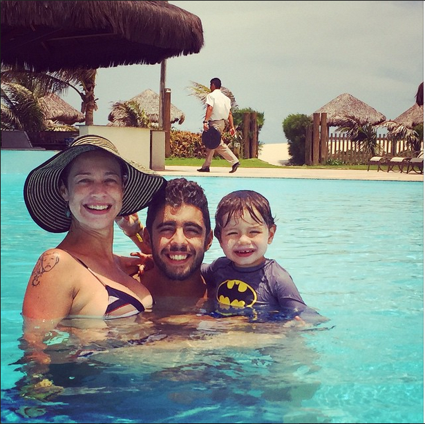 Grávida de gêmeos, Luana Piovani nega inseminação artificial