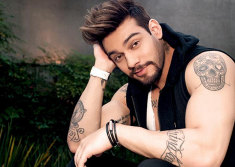 Pegando geral! Lucas Lucco grava clipe e beija 5 mulheres na Avenida Paulista 