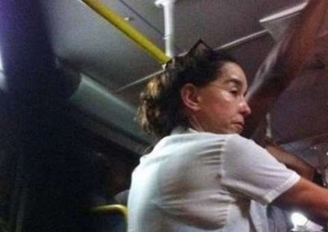 Lucélia Santos é vista em ônibus lotado no Rio de Janeiro