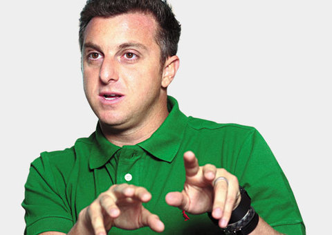 Luciano Hulk critica torcida brasileira