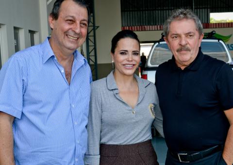 Lula faz escala em Manaus e reúne com Omar