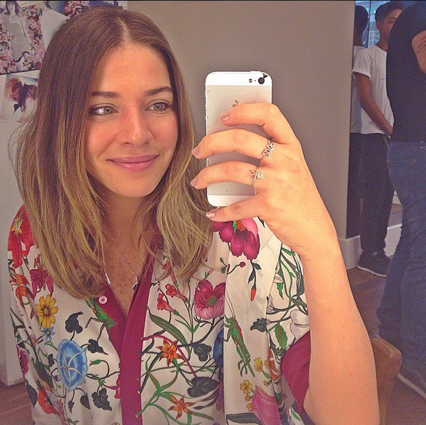 Luma Costa muda visual para a volta de "Pé Na Cova"