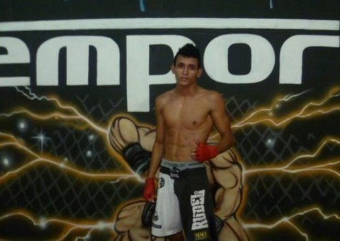 Lutador de MMA é morto com sete tiros enquanto lanchava 