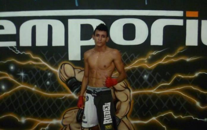 Lutador de MMA é morto com sete tiros enquanto lanchava 