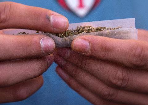 Políticos do Brasil visitam Uruguai contra legalização da maconha