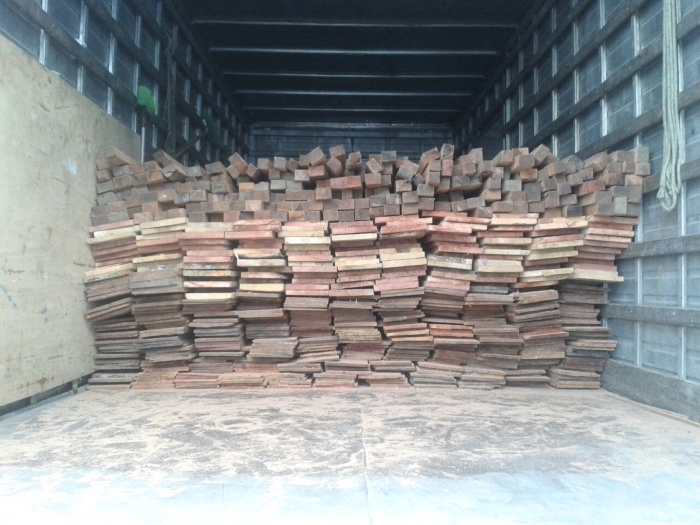 Batalhão Ambiental apreende 8 m³ de madeira serrada na Panair