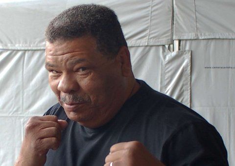 Ex-boxeador, Maguila descobre tumor no pulmão esquerdo