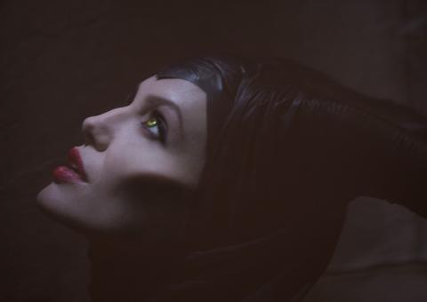 Primeiro trailer de "Malévola" acaba de sair, vem ver