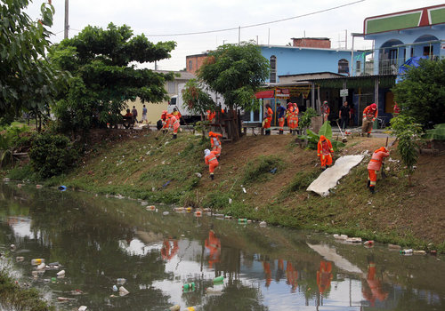 Prefeitura e Governo fazem mutirão de limpeza na zona Sul