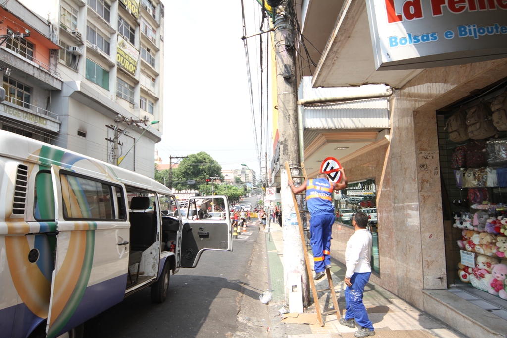 Ruas do Centro voltam a ter estacionamento proibido