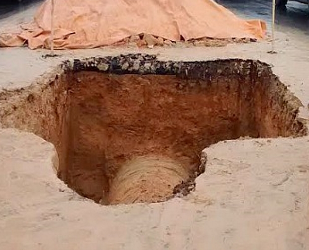 Reparo em tubulação trava o trânsito na Alameda Cosme Ferreira