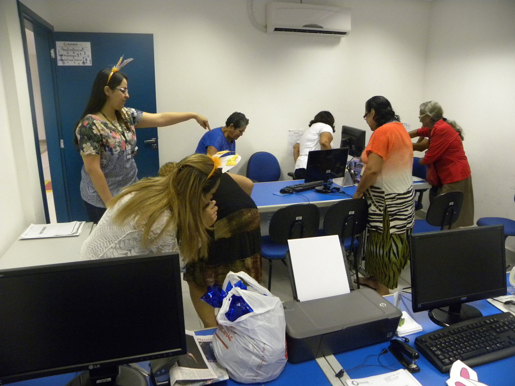 Aposentados voltam a ser crianças no clima da Páscoa