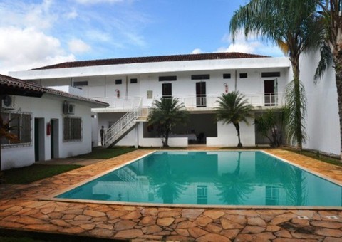 Governo de Rondônia aluga mansão com piscina para meninas infratoras