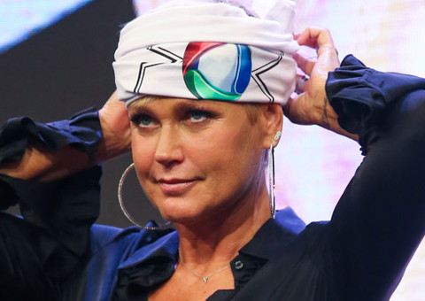 Ao som de "Chupa, Rede Globo!", Xuxa critica antiga emissora e diz que era censurada