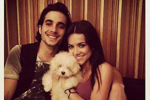 Manu Gavassi comemora aniversário com Fiuk