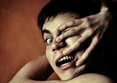 Doença das mãos com vida própria 