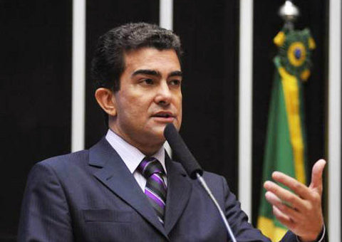 Deputado do PMDB é condenado por falsidade ideológica