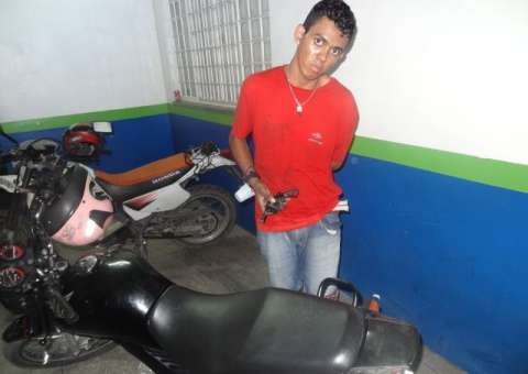 Assaltante de posto de combustível enfrenta polícia e é preso