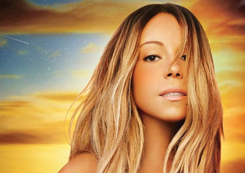 Mariah Carey desafina em show e é criticada pelos fãs