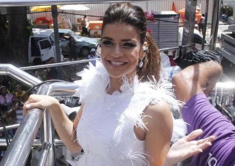 Babado Novo lança nova música, "15 Mil Por Mês"