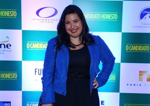 Mariana Xavier se irrita ao ser chamada de baleia e discute com seguidora 