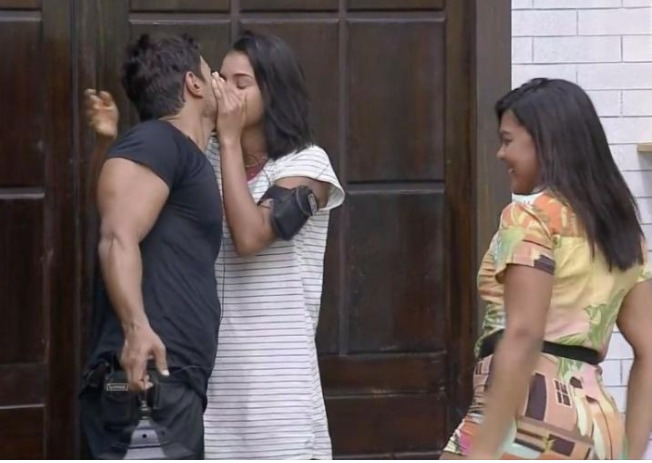 A Fazenda: Mariano supera circuito de obstáculos e vence prova de fogo