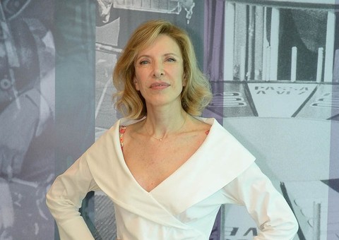 Marília Gabriela fala sobre beijo gay do filho no Carnaval